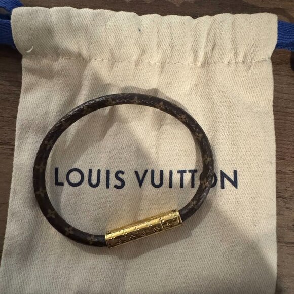 NEW Louis Vuitton Monogram Canvas LV Confidential Bracelet Brown - Picture 2 of 4